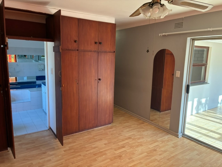 4 Bedroom Property for Sale in Fairy Glen Western Cape
